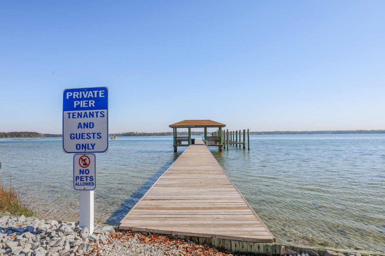 Spacious Home With Waterfront View-Welcome Pets Sneads Ferry Exterior photo