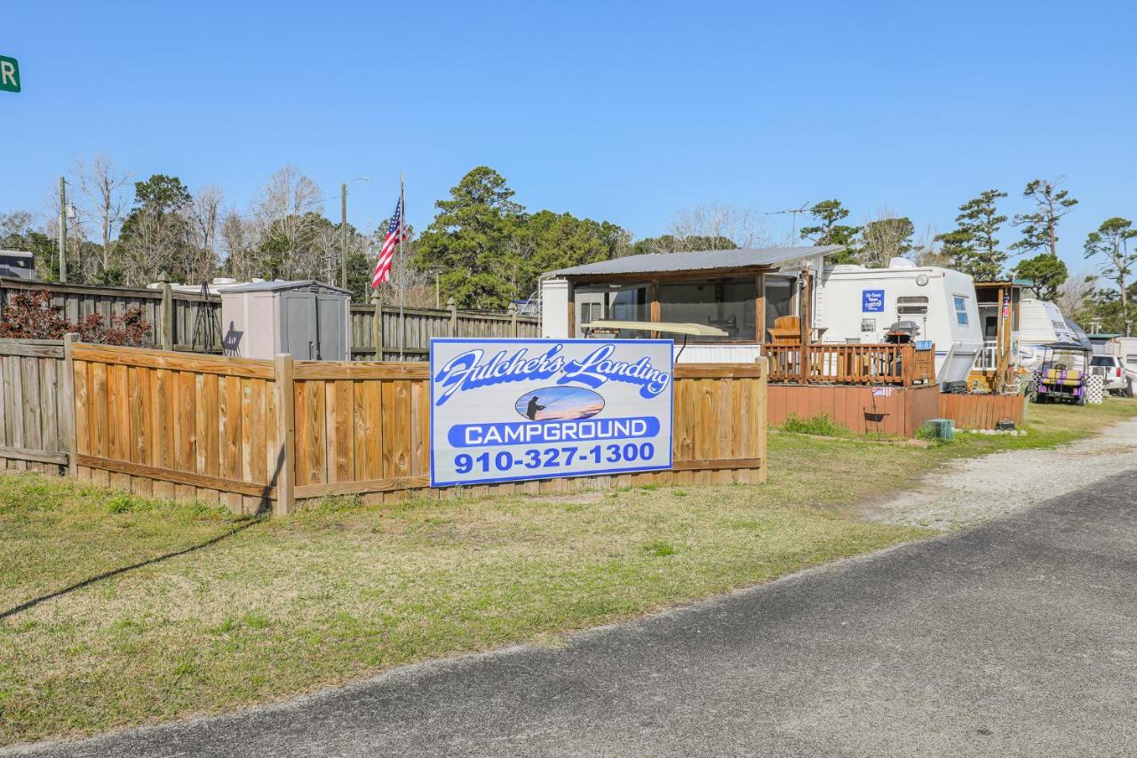 Spacious Home With Waterfront View-Welcome Pets Sneads Ferry Exterior photo